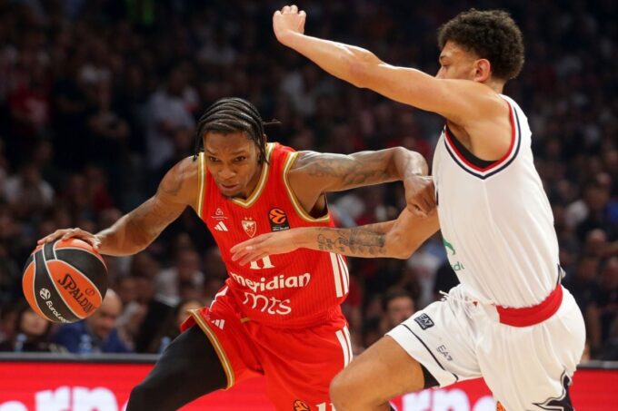 Tyson Carter u dresu Crvene zvezde