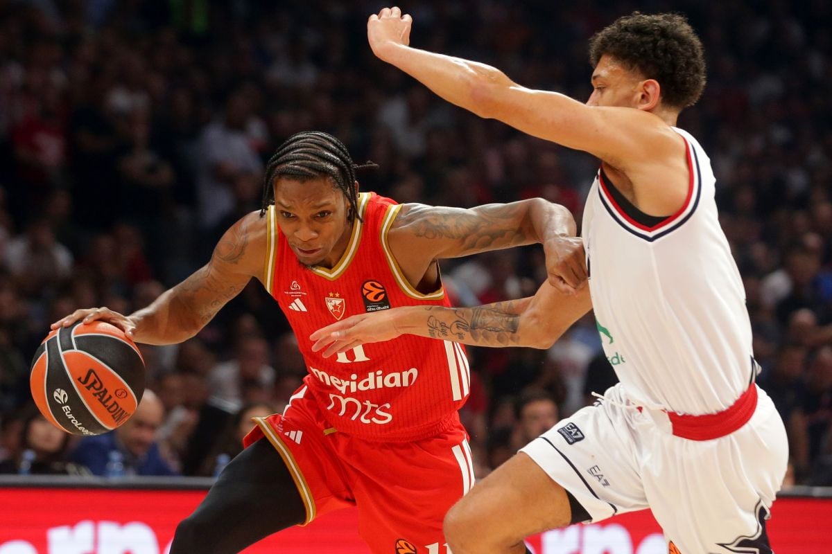 Tyson Carter u dresu Crvene zvezde